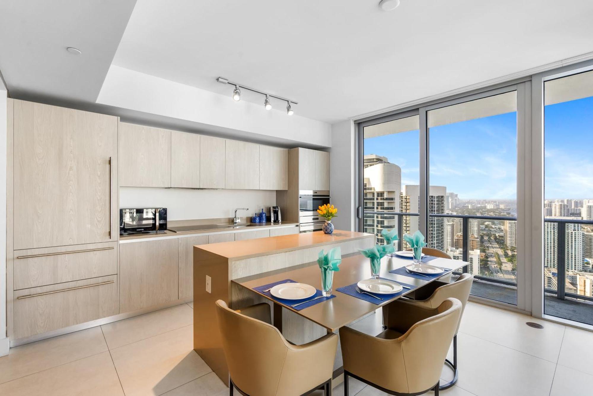 High Floor Corner 2 Bdr At Lyfe Resort Χόλιγουντ Εξωτερικό φωτογραφία