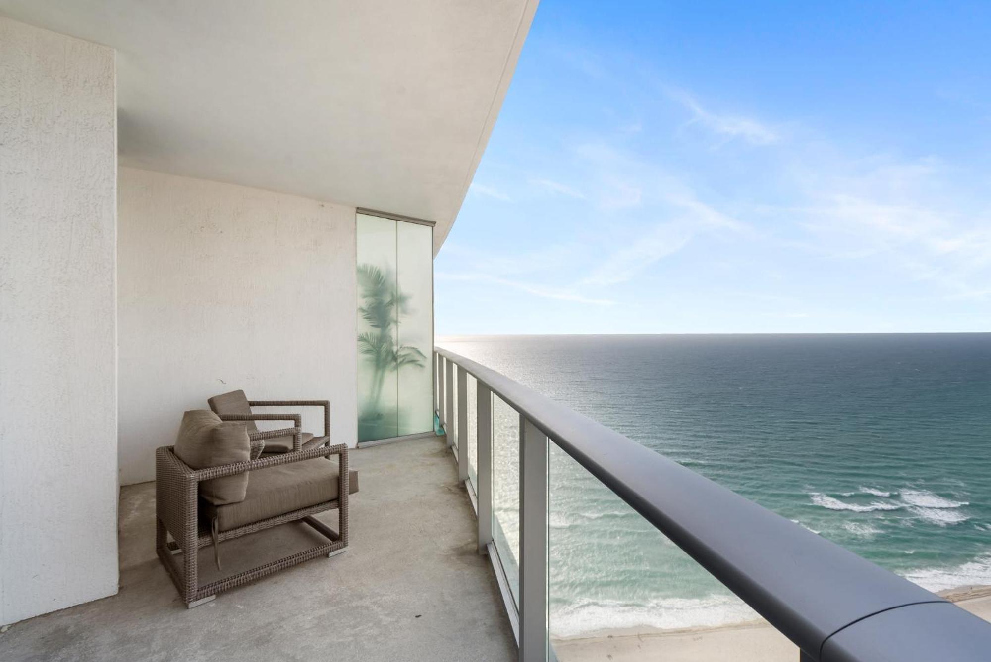 High Floor Corner 2 Bdr At Lyfe Resort Χόλιγουντ Εξωτερικό φωτογραφία