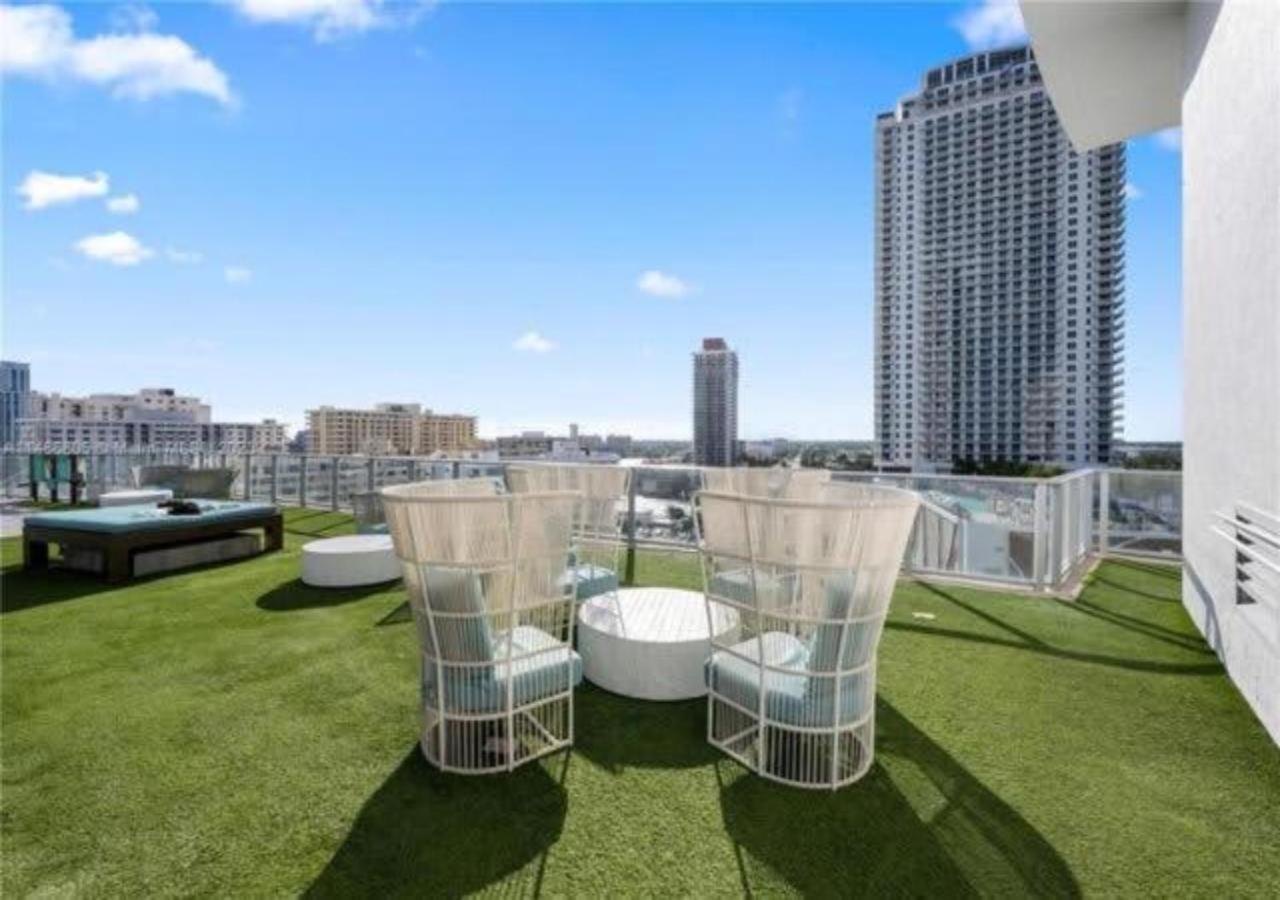 High Floor Corner 2 Bdr At Lyfe Resort Χόλιγουντ Εξωτερικό φωτογραφία