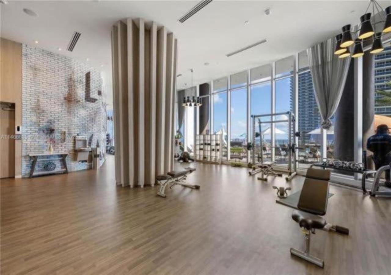 High Floor Corner 2 Bdr At Lyfe Resort Χόλιγουντ Εξωτερικό φωτογραφία